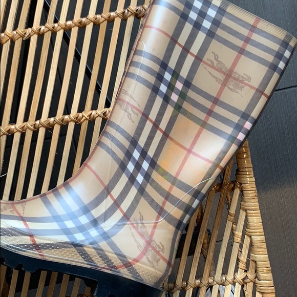 Burberry Rainboots - Picture 3 of 4